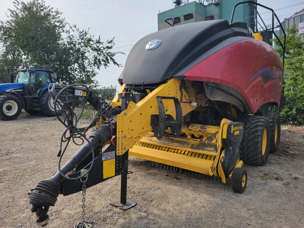 2022 New Holland BB330R Plus