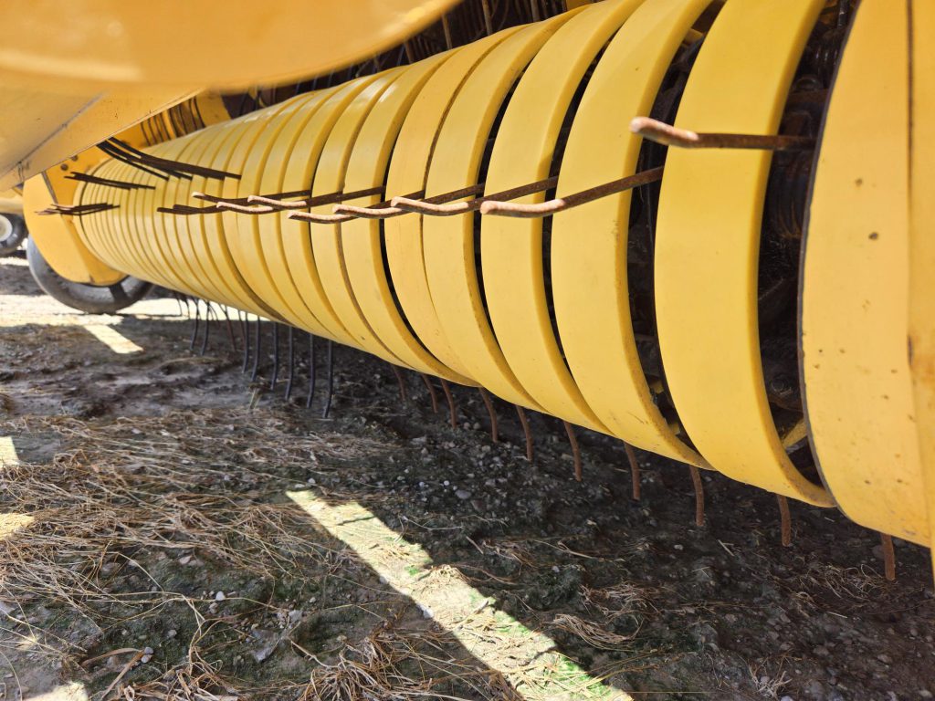 2022 New Holland BB330R Plus