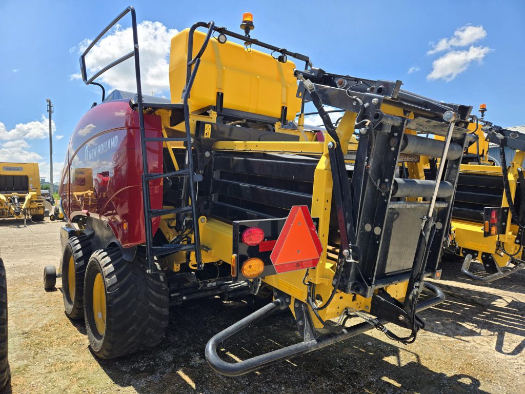 2022 New Holland BB330R Plus