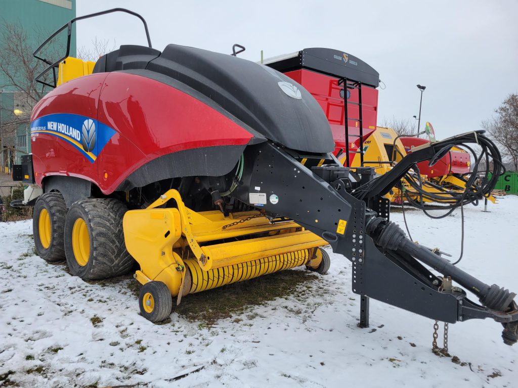 2019 New Holland BB330R Plus
