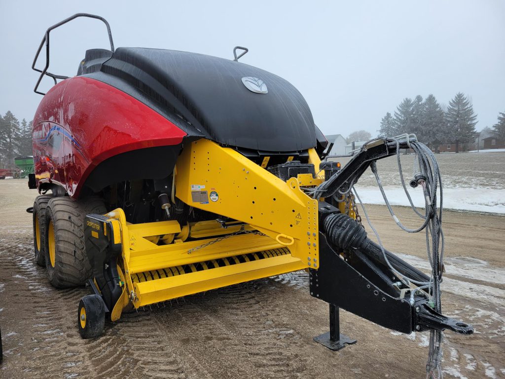 2022 New Holland BB340R Plus