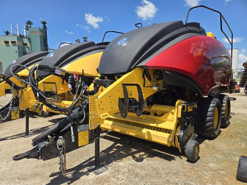 2022 New Holland BB330R Plus