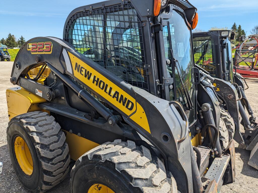2013 New Holland L223