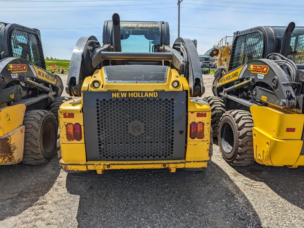 2013 New Holland L223