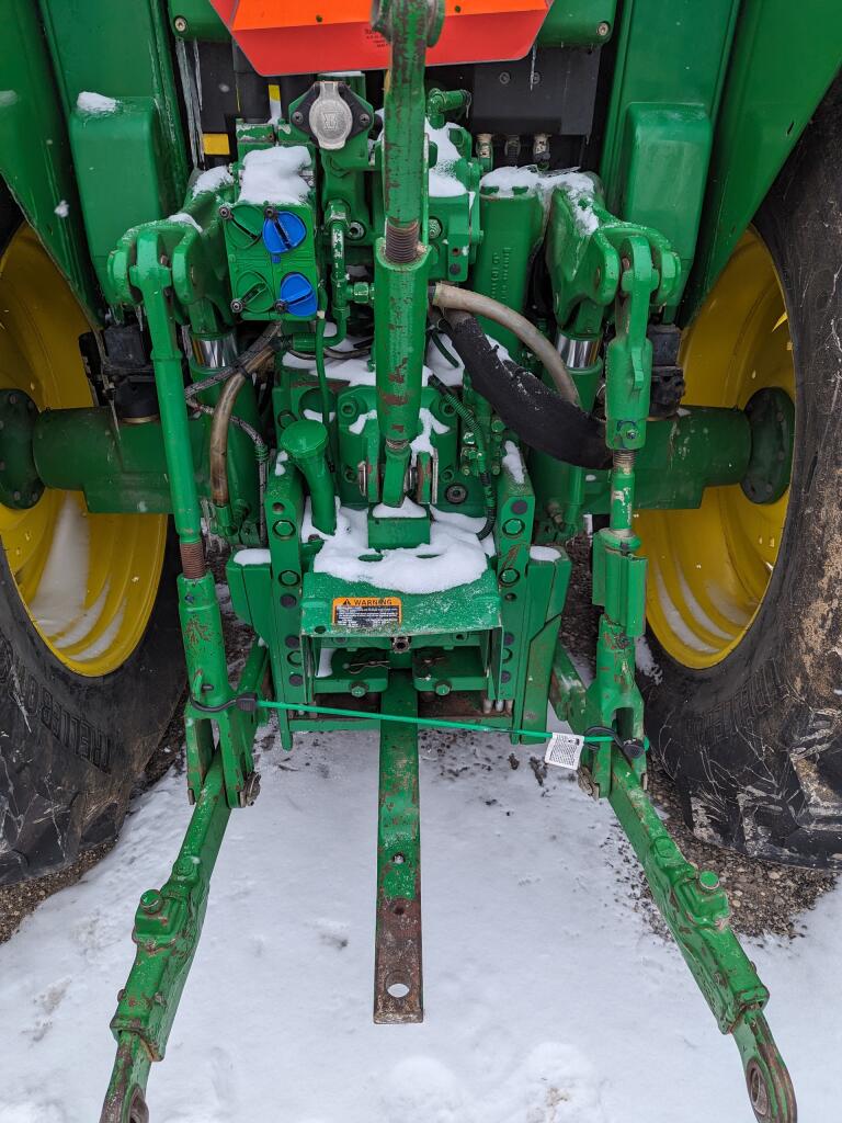 2011 John Deere 6230