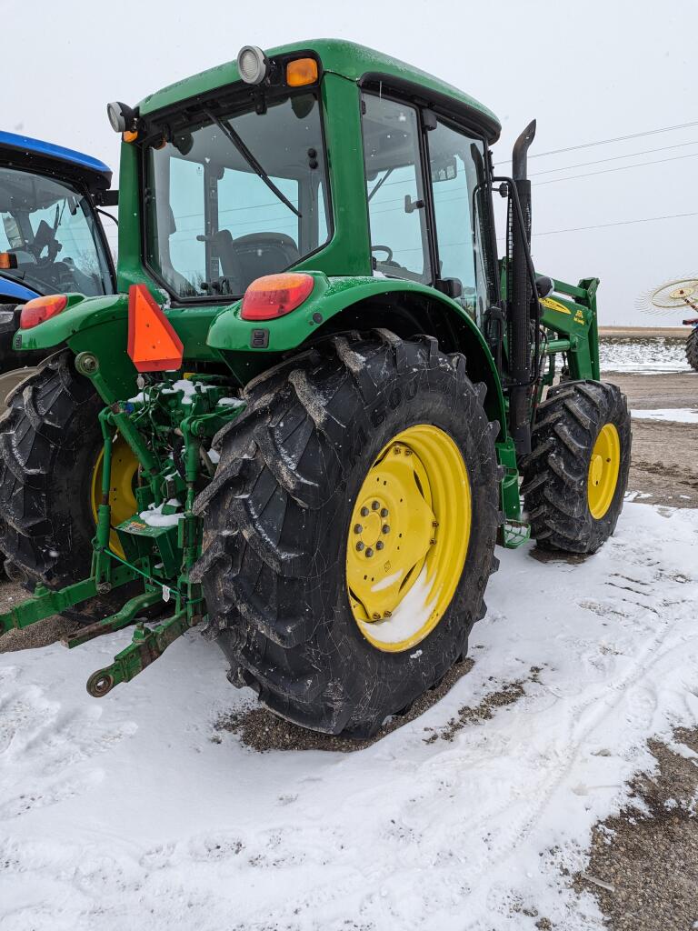 2011 John Deere 6230