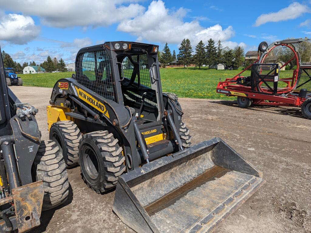 2018 New Holland L218