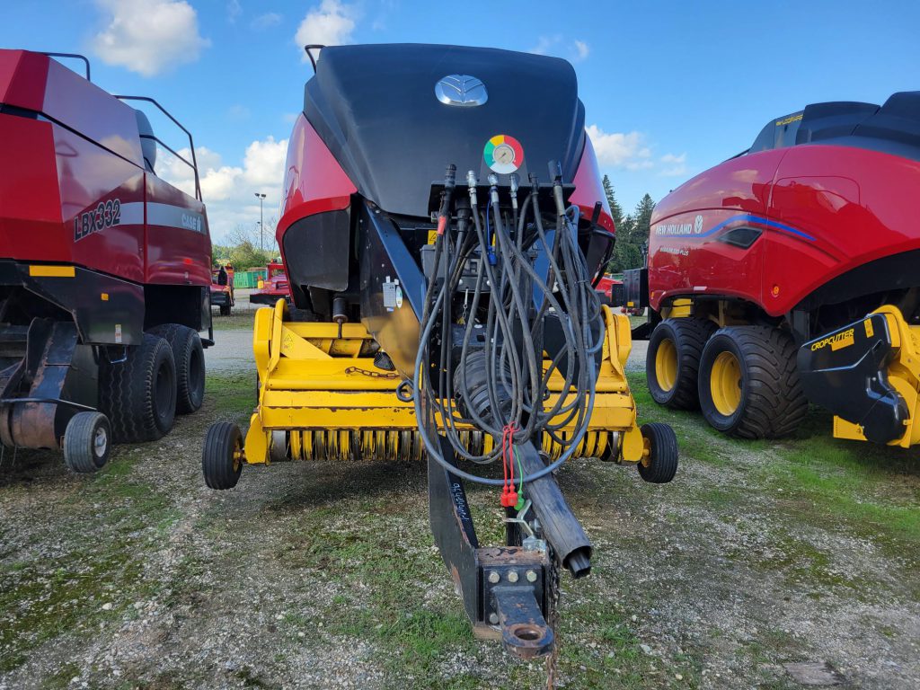 2016 New Holland BB330R