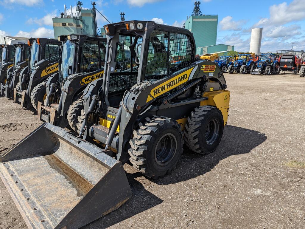 2018 New Holland L218