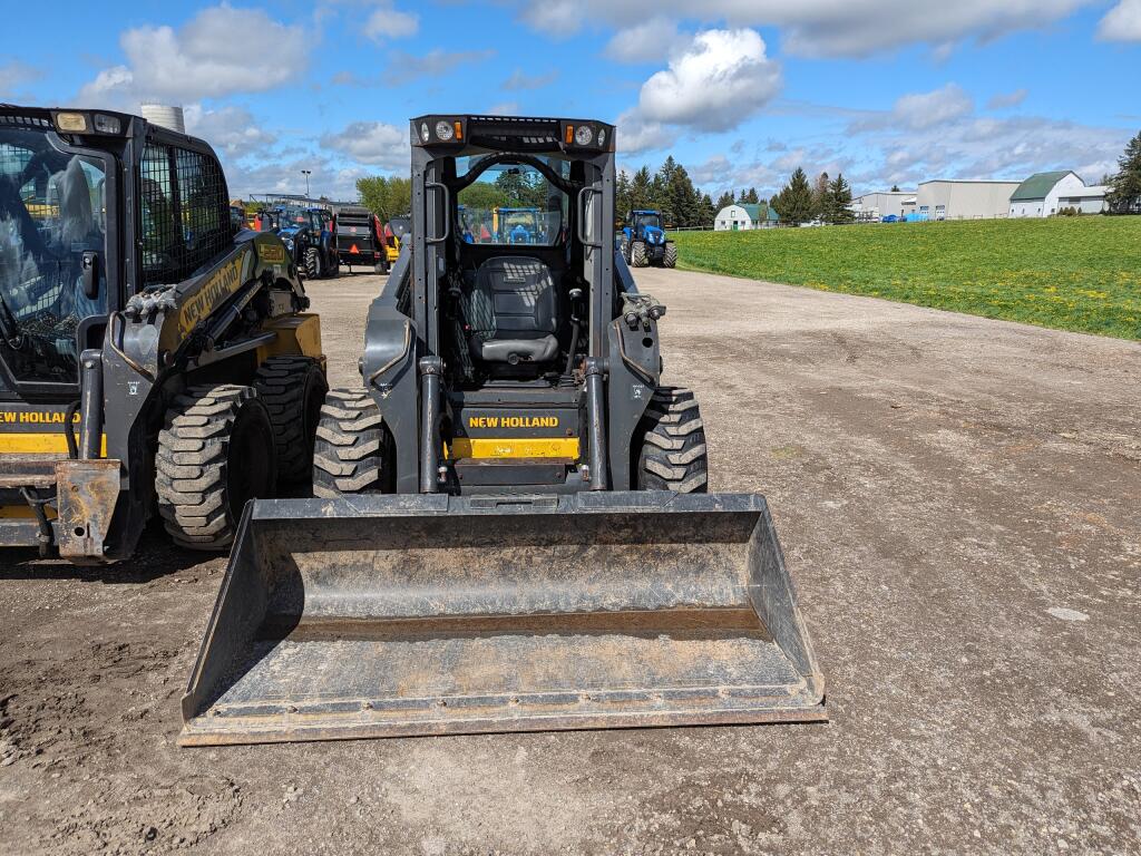 2018 New Holland L218