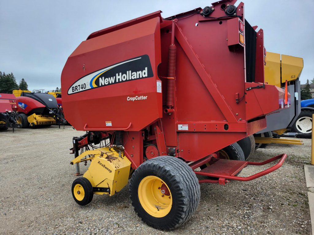 2006 New Holland br740a
