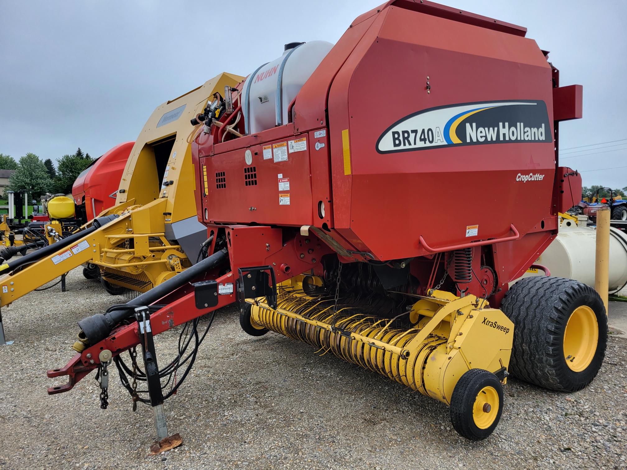 2006 New Holland br740a