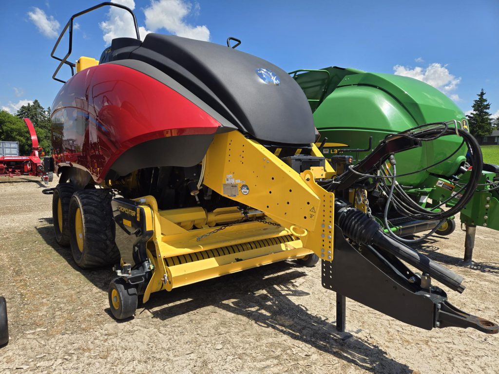 2022 New Holland BB330R Plus