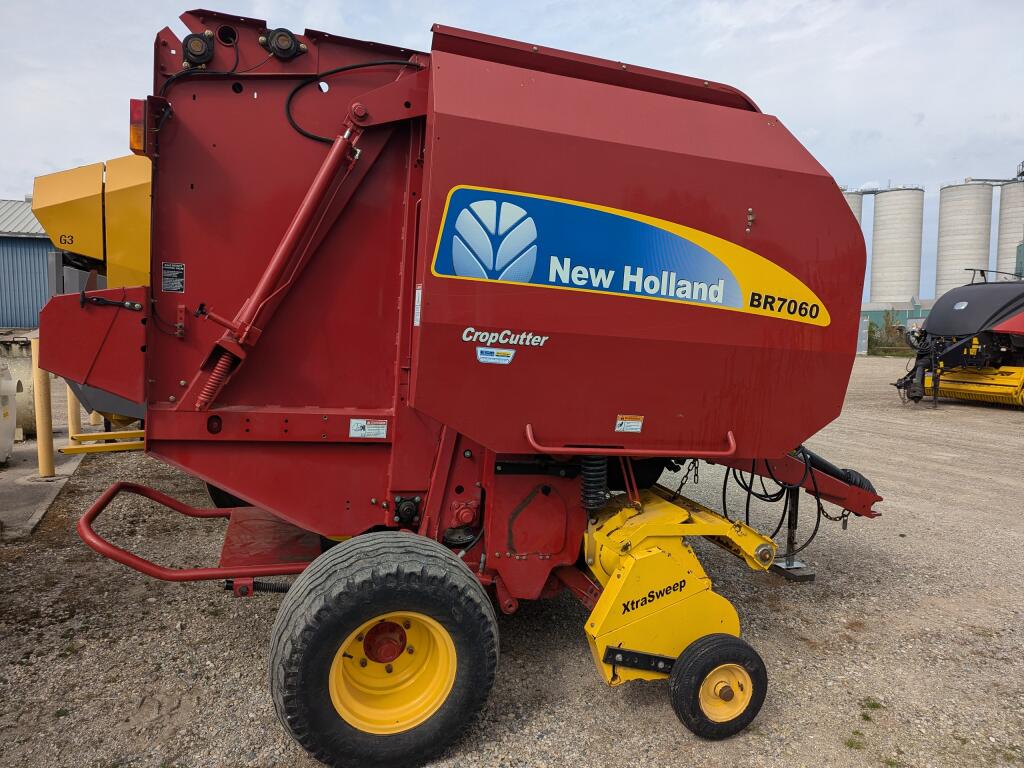 2014 New Holland BR7060