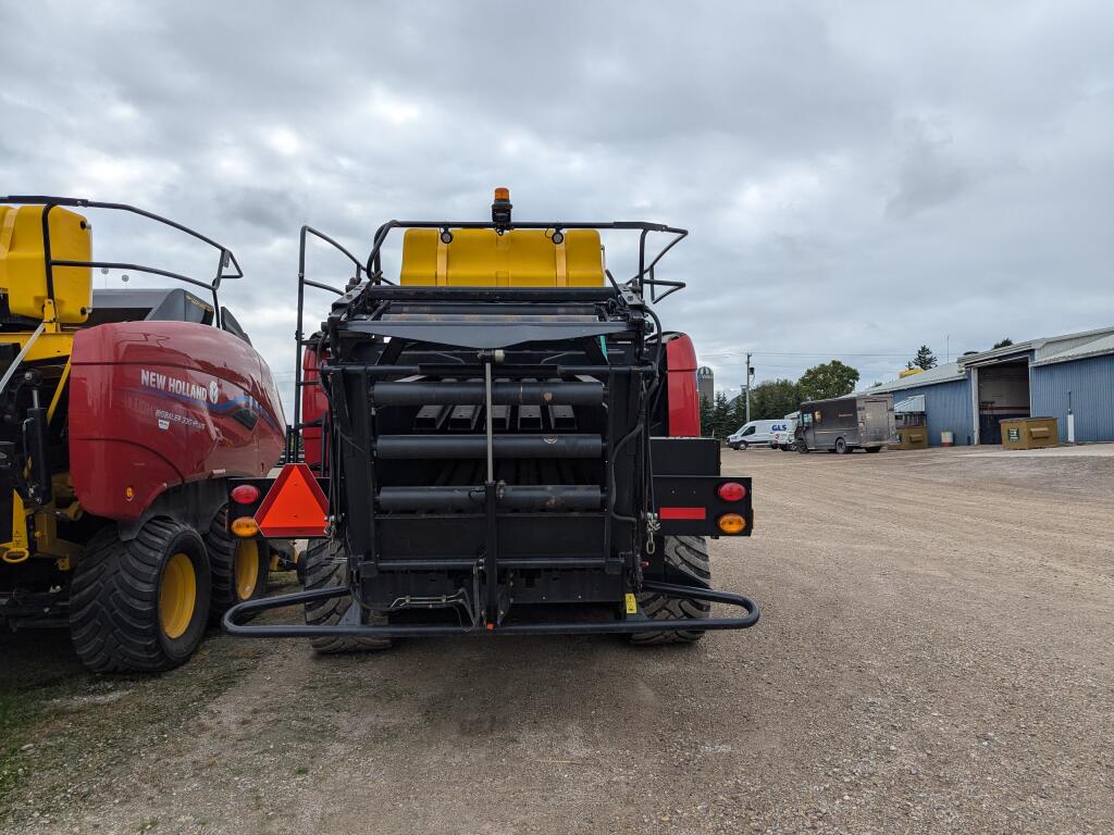 2019 New Holland BB340R