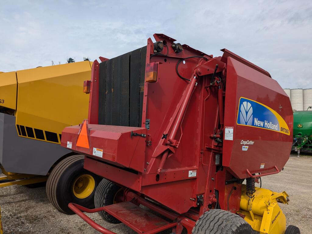 2014 New Holland BR7060
