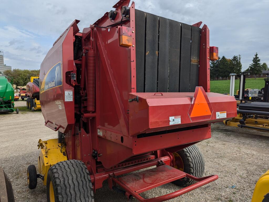 2014 New Holland BR7060