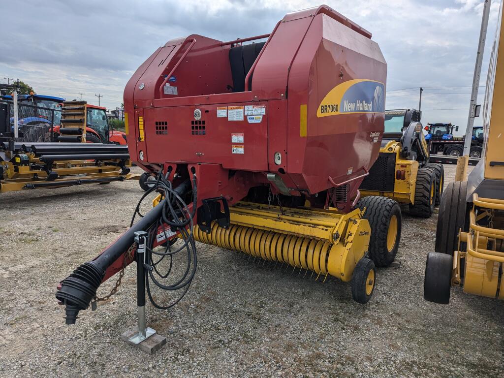 2014 New Holland BR7060