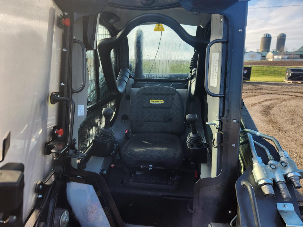 2023 New Holland L334