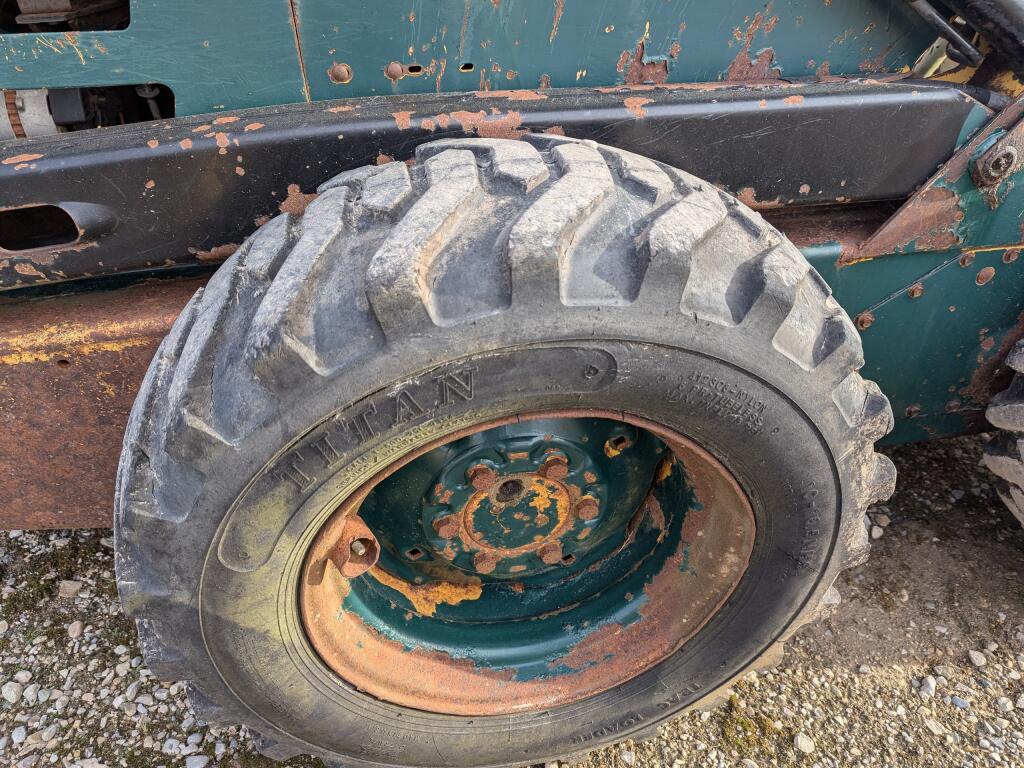 1990 New Holland L555