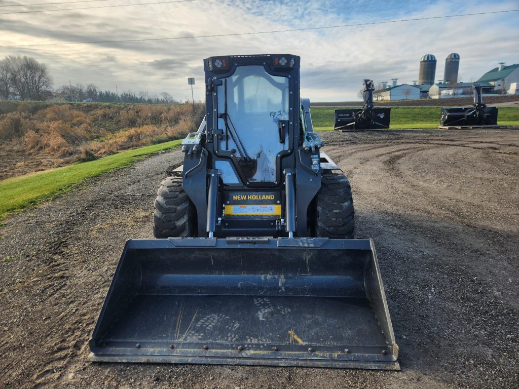 2023 New Holland L334