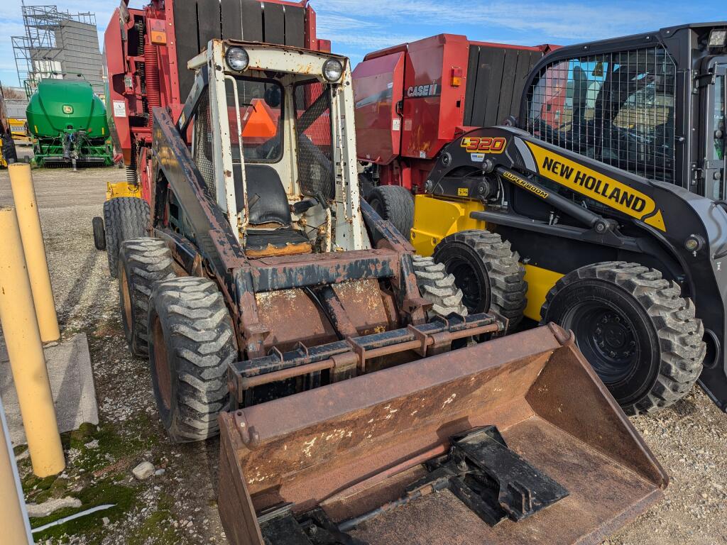 1990 New Holland L555