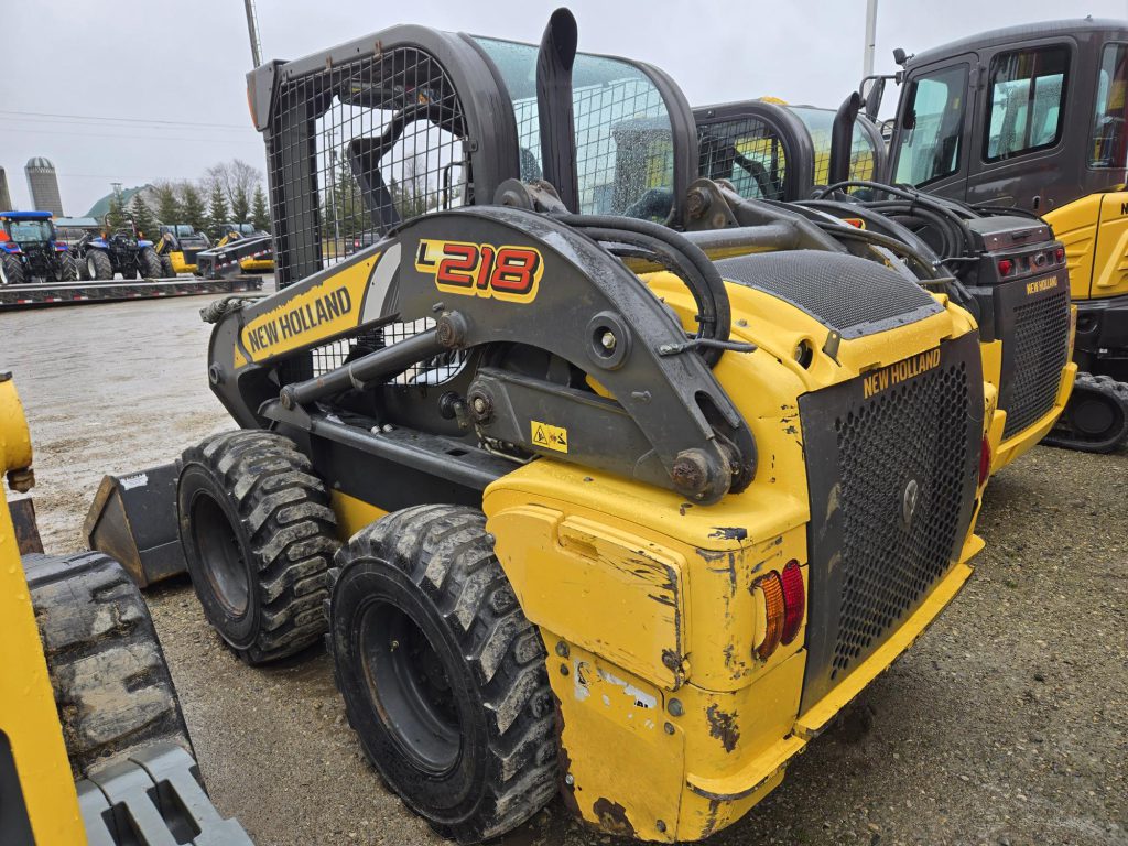 2015 New Holland Construction L218