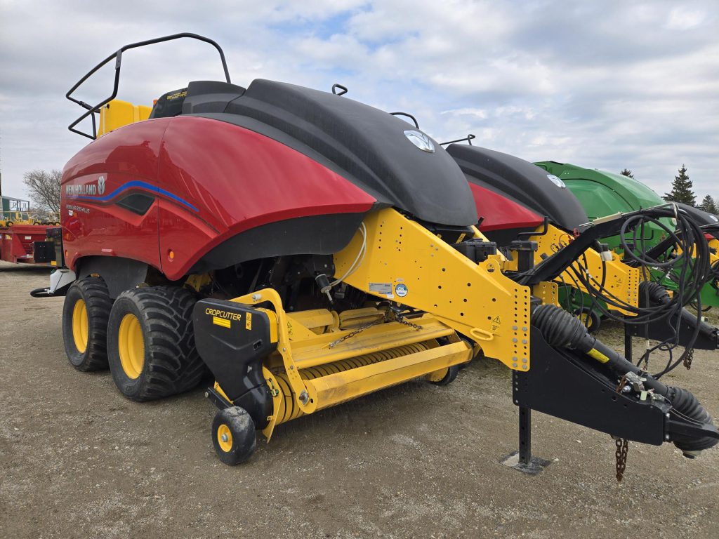 2023 New Holland BB330R Plus
