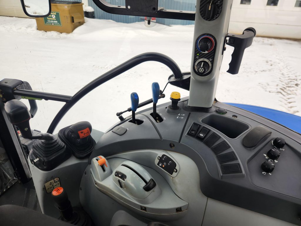 2014 New Holland T4.95