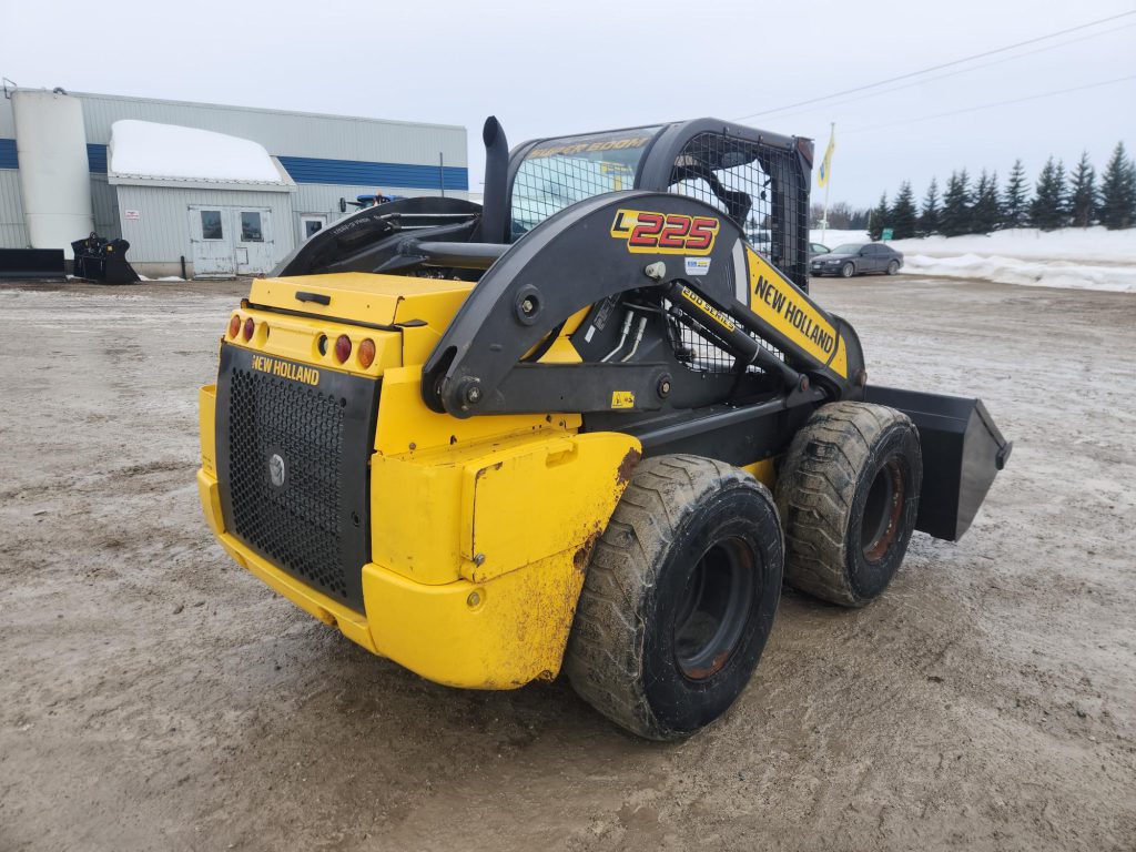 2018 New Holland L225