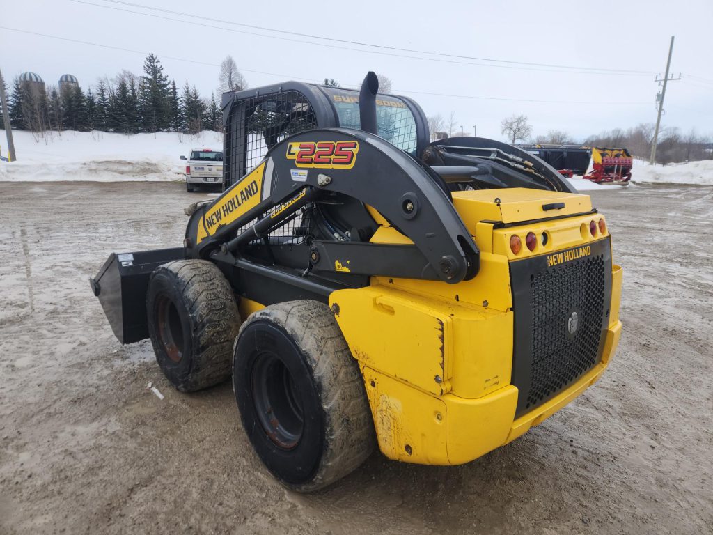 2018 New Holland L225