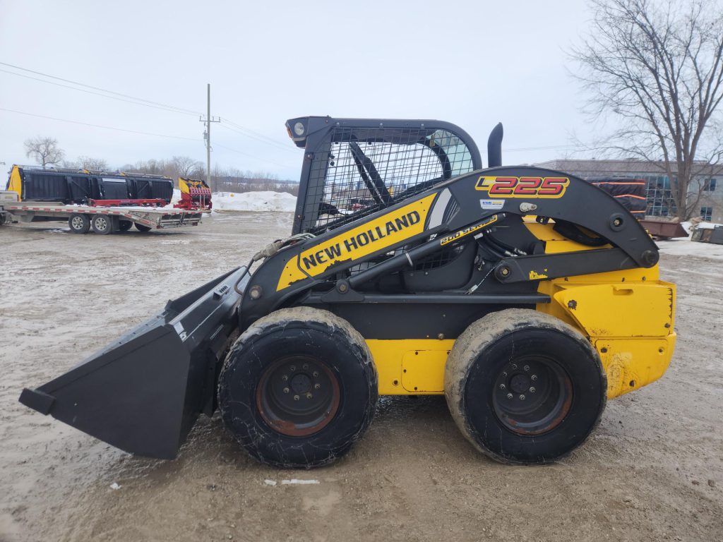 2018 New Holland L225