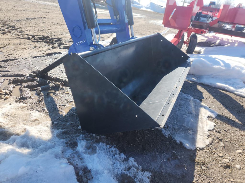 2023 New Holland 720LU