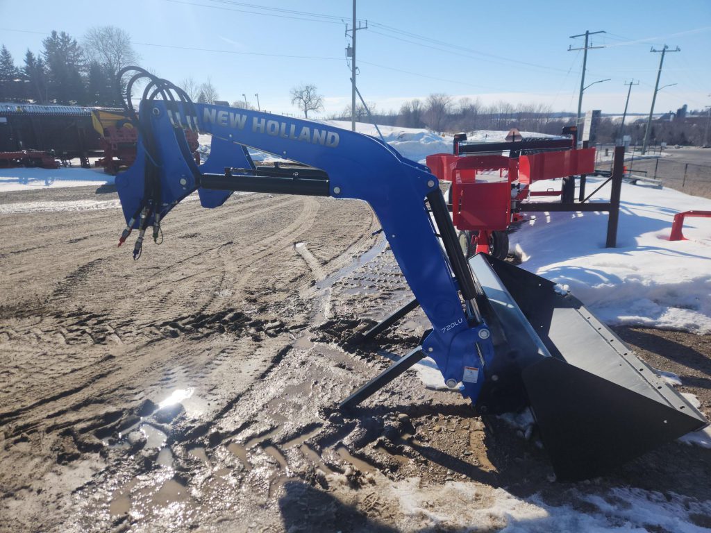 2023 New Holland 720LU