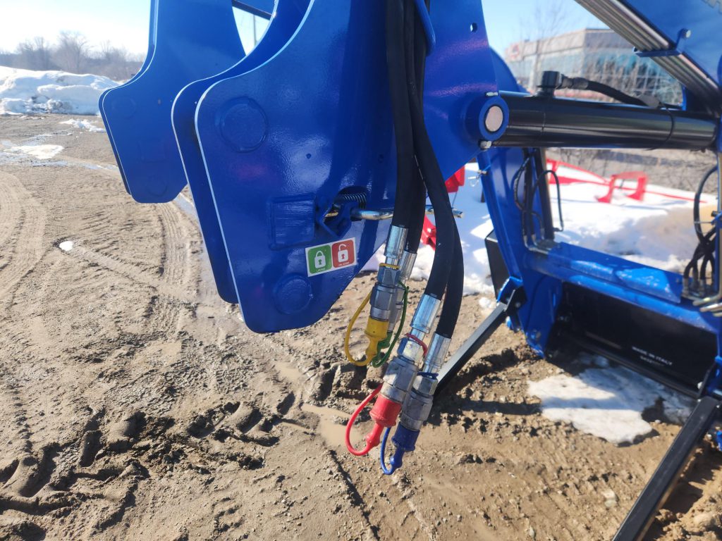 2023 New Holland 720LU