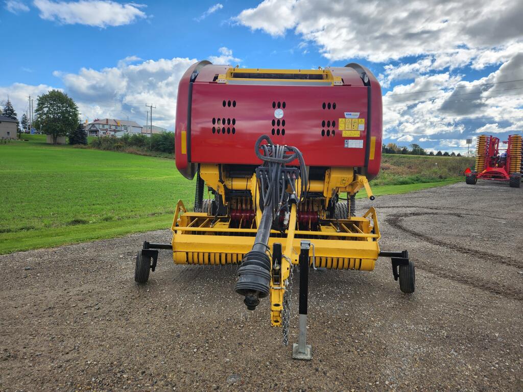2022 New Holland RB450