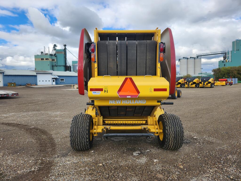 2022 New Holland RB450
