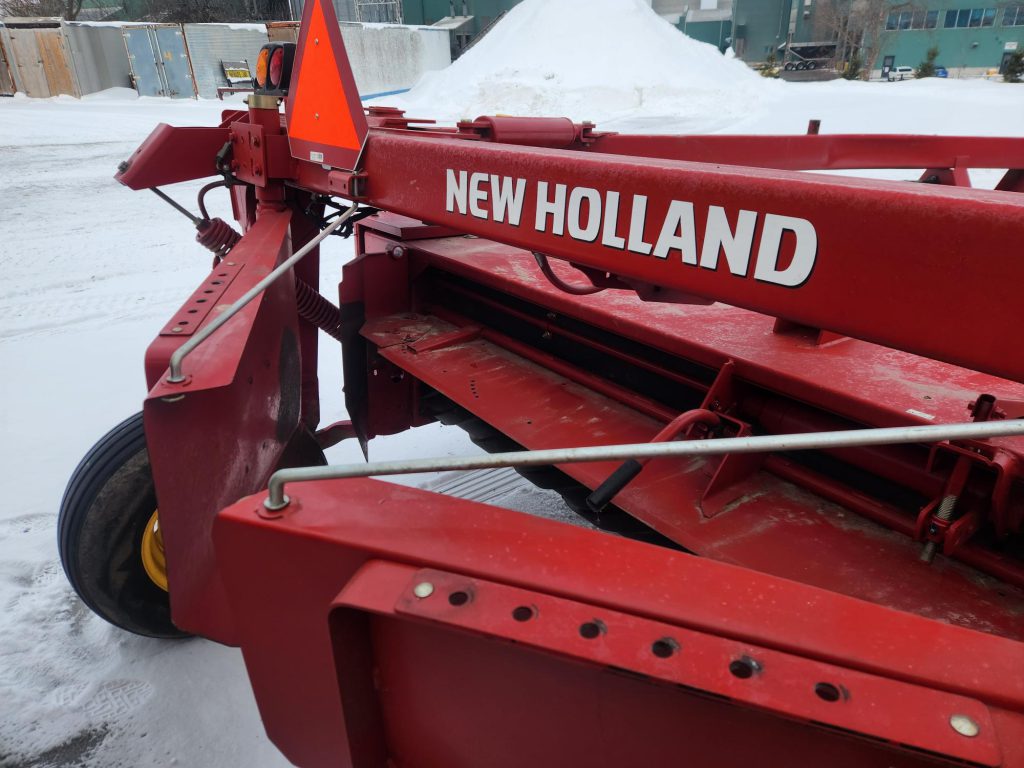 2021 New Holland 210