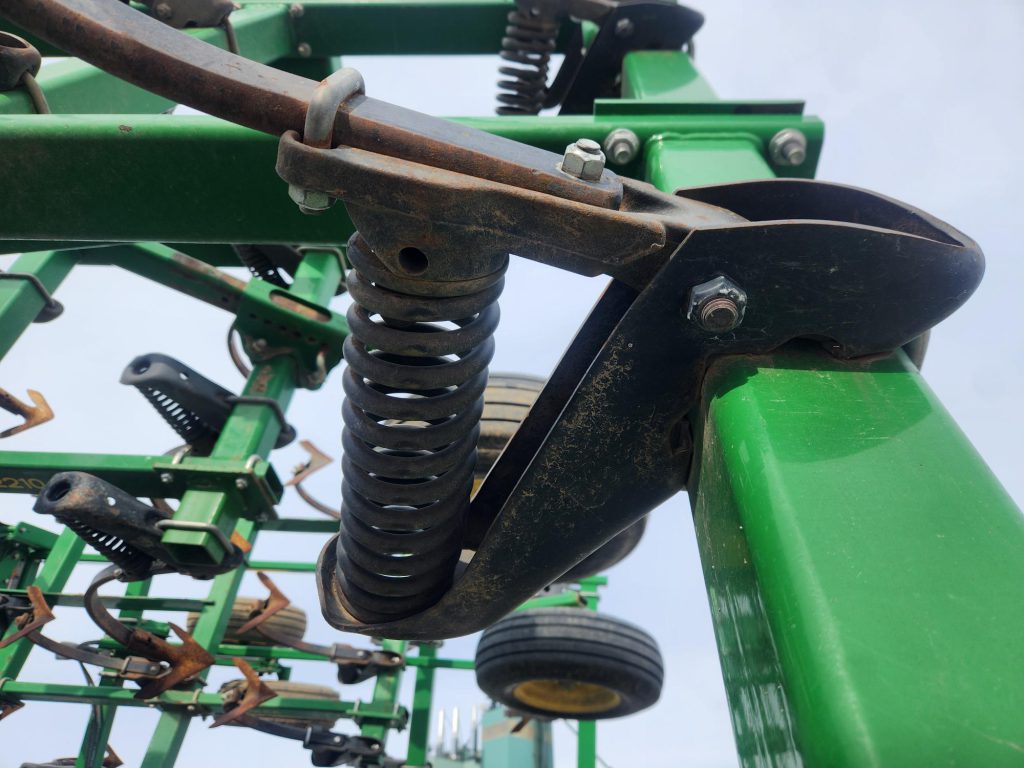 2014 John Deere 2210