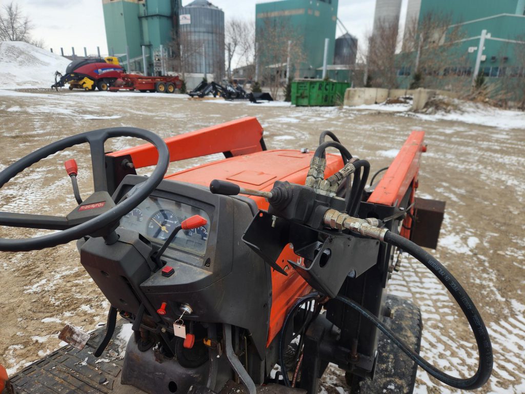 2000 Kubota l3010