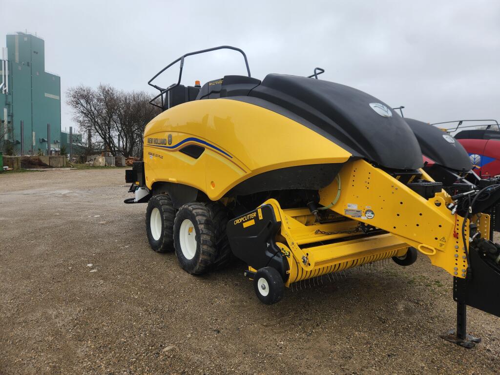 2024 New Holland BB330R Plus