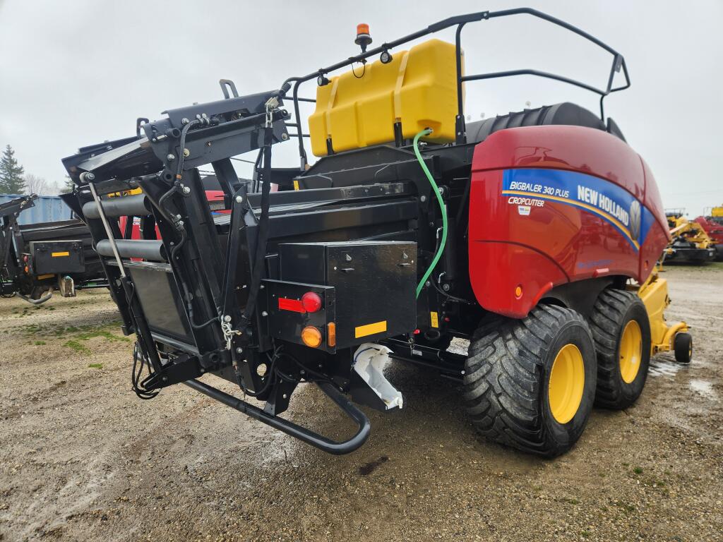 2021 New Holland BB340R Plus