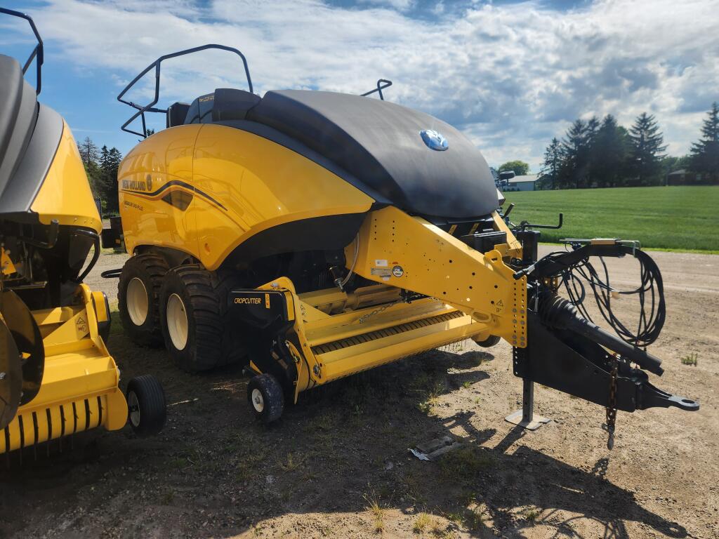2025 New Holland BB340R Plus