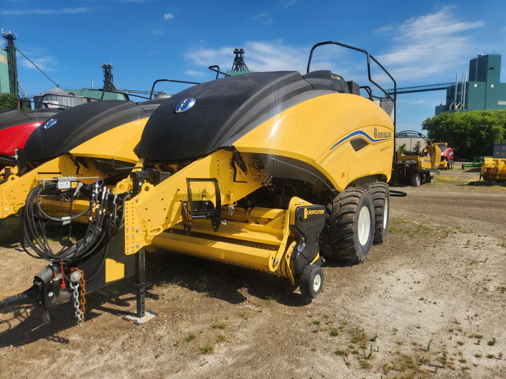 2025 New Holland BB340R Plus