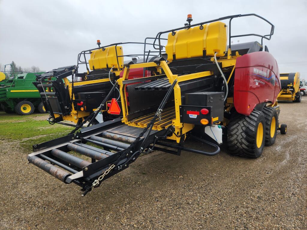 2022 New Holland BB340R Plus