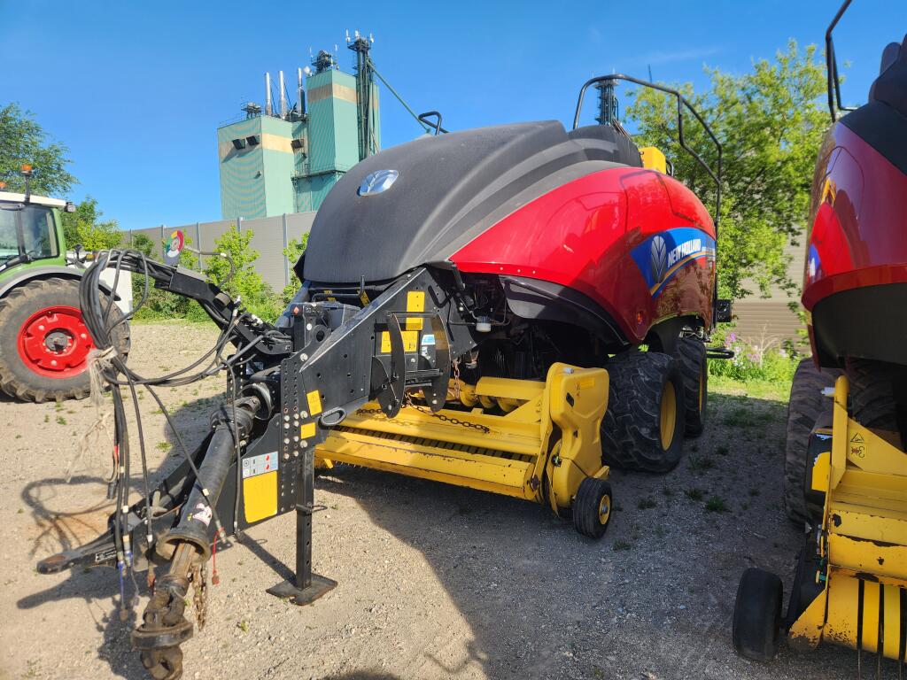 2019 New Holland BB330R Plus