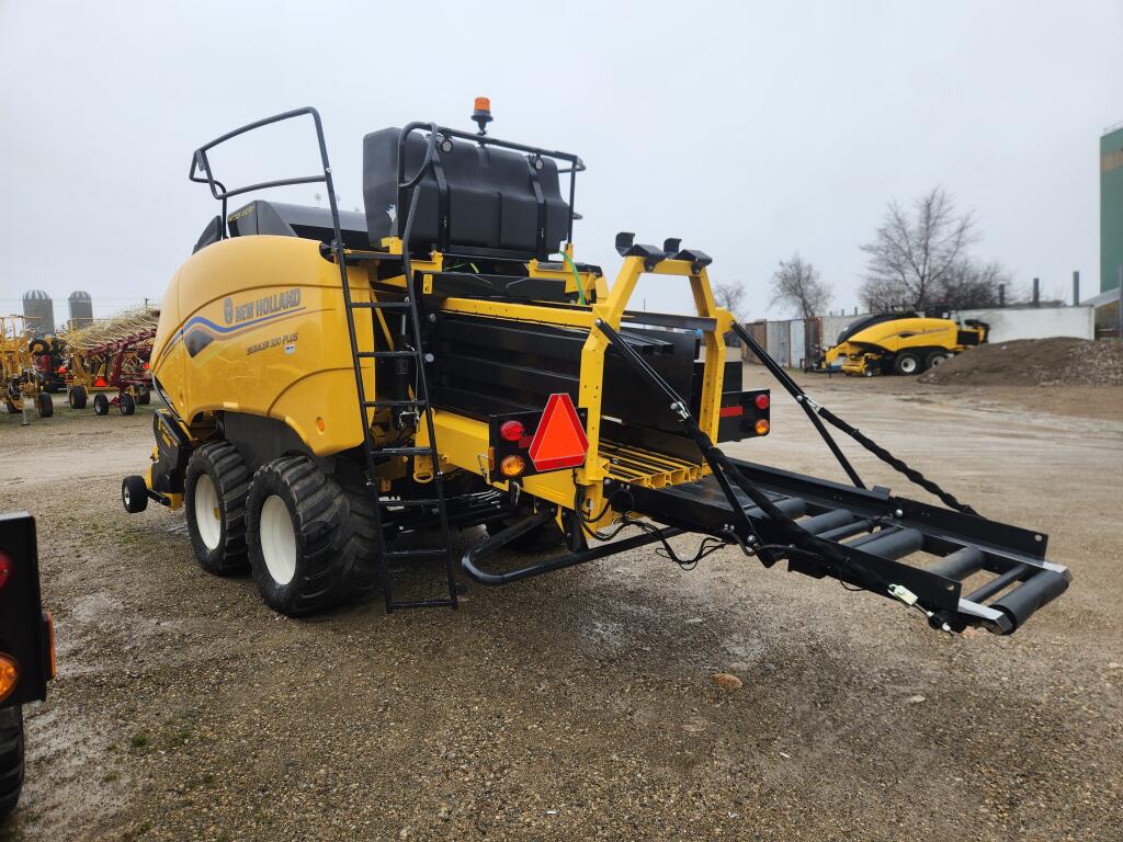 2024 New Holland BB330R Plus