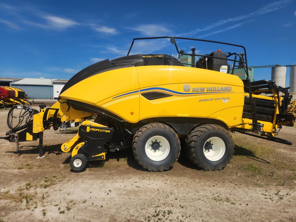 2025 New Holland BB340R Plus