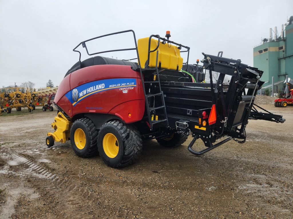 2021 New Holland BB340R Plus