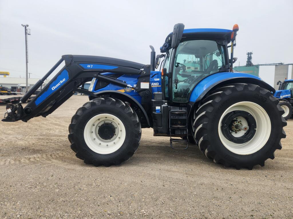 2017 New Holland t7.230